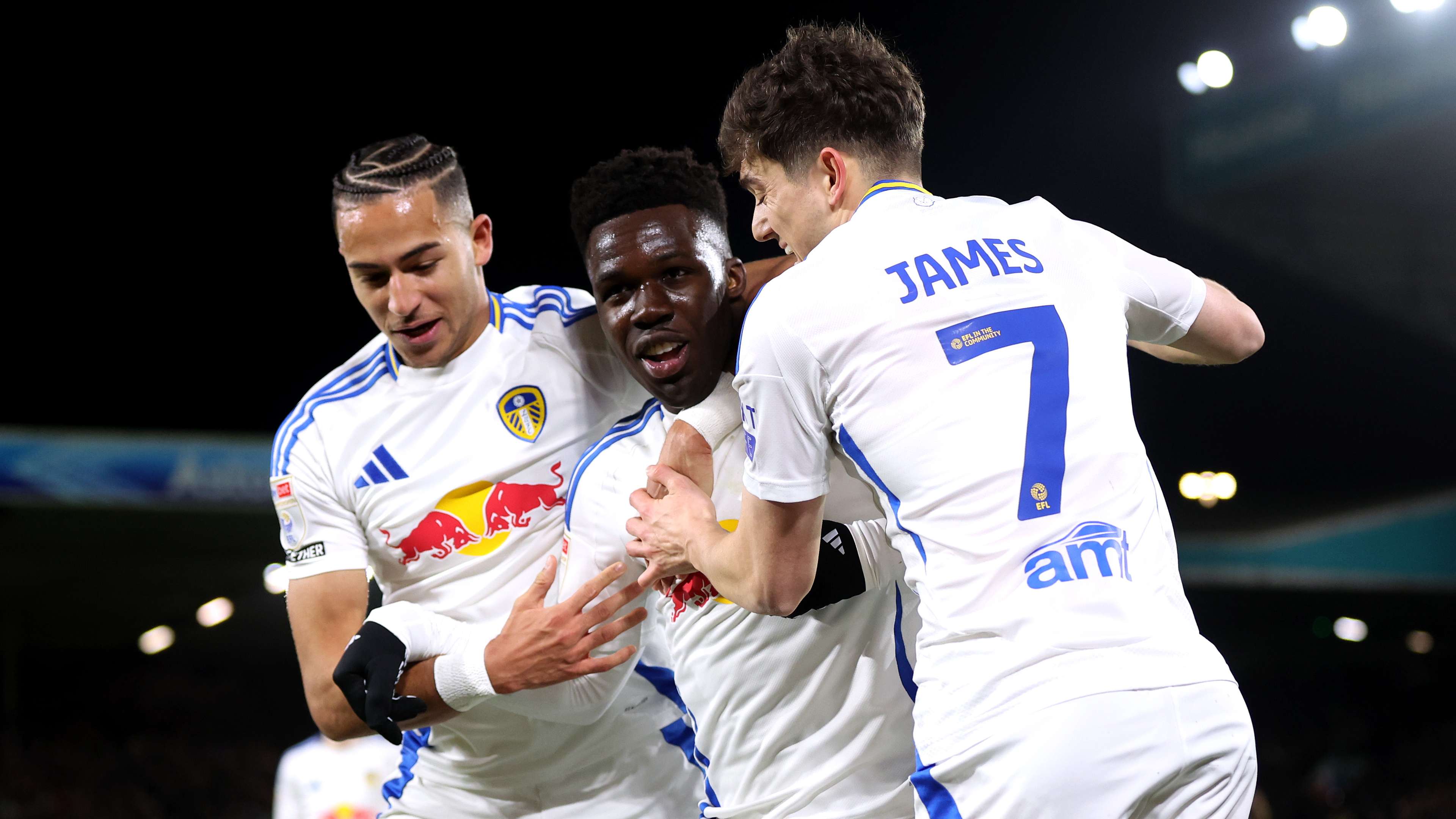 将球传偏一 将球传偏一