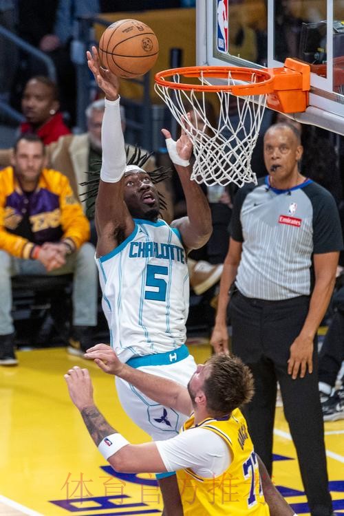 鲍尔30分 黄蜂战胜湖人 鲍尔30分 黄蜂战胜湖人